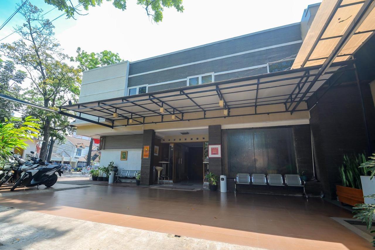 Sky Hotel Buah Batu 1 Bandung Buitenkant foto