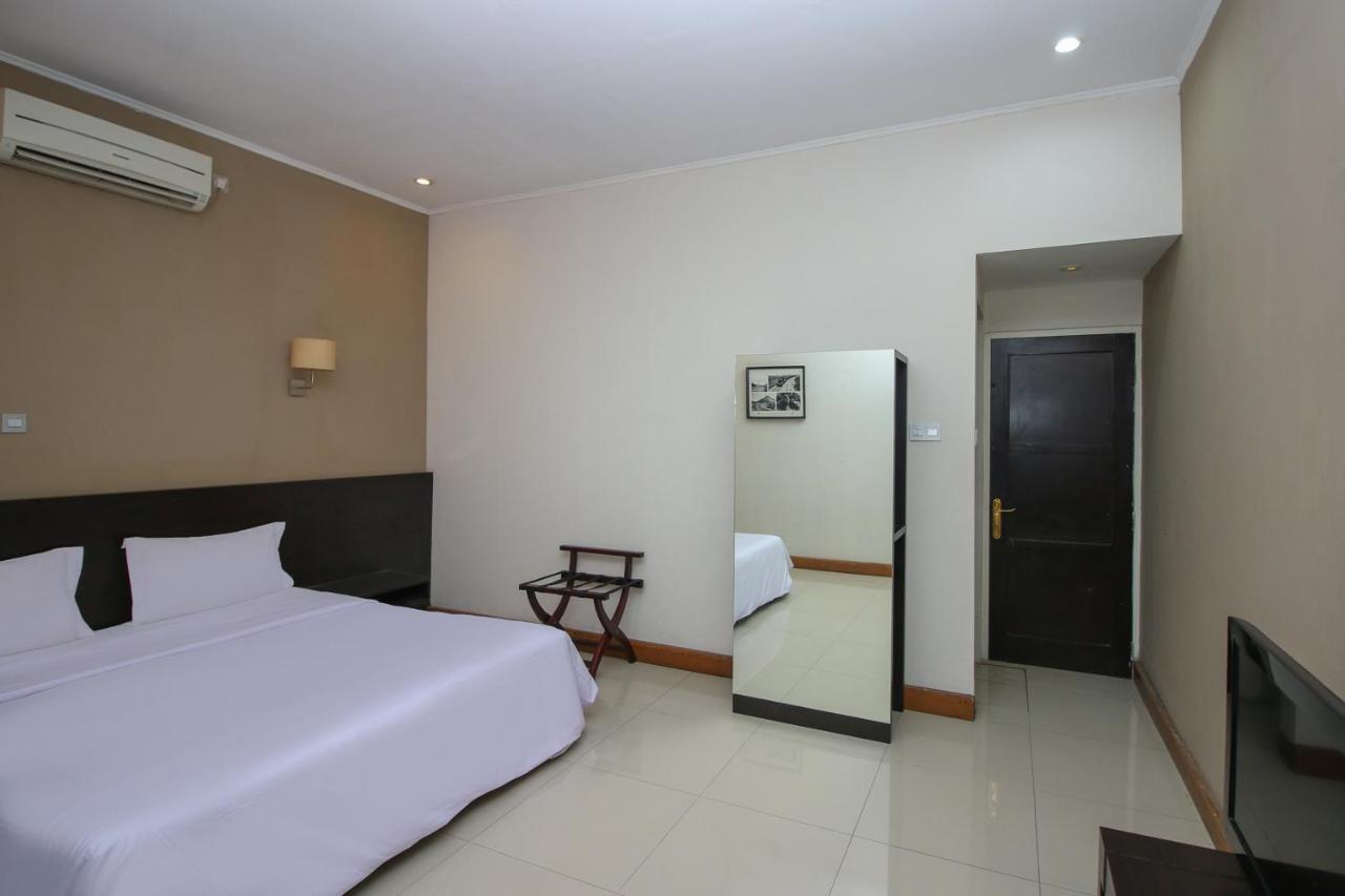 Sky Hotel Buah Batu 1 Bandung Buitenkant foto