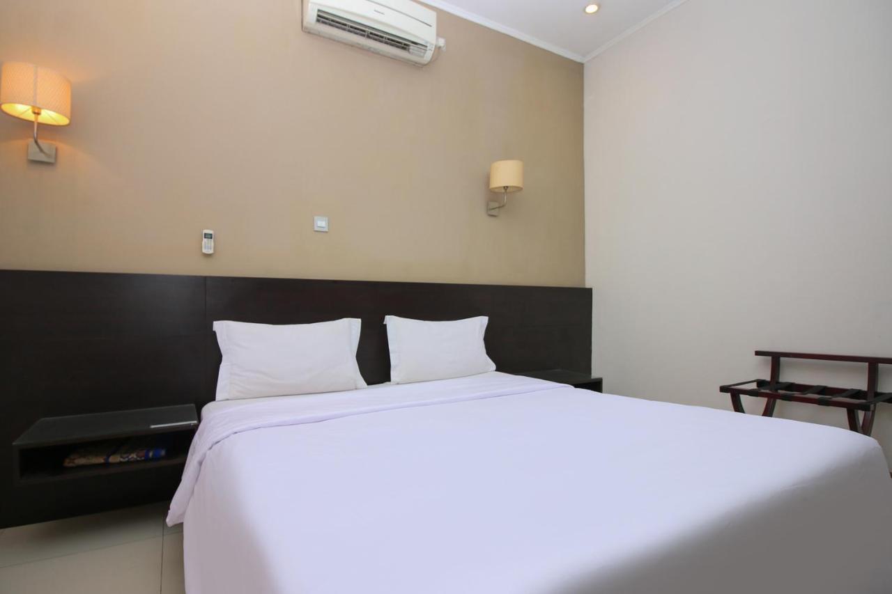 Sky Hotel Buah Batu 1 Bandung Buitenkant foto