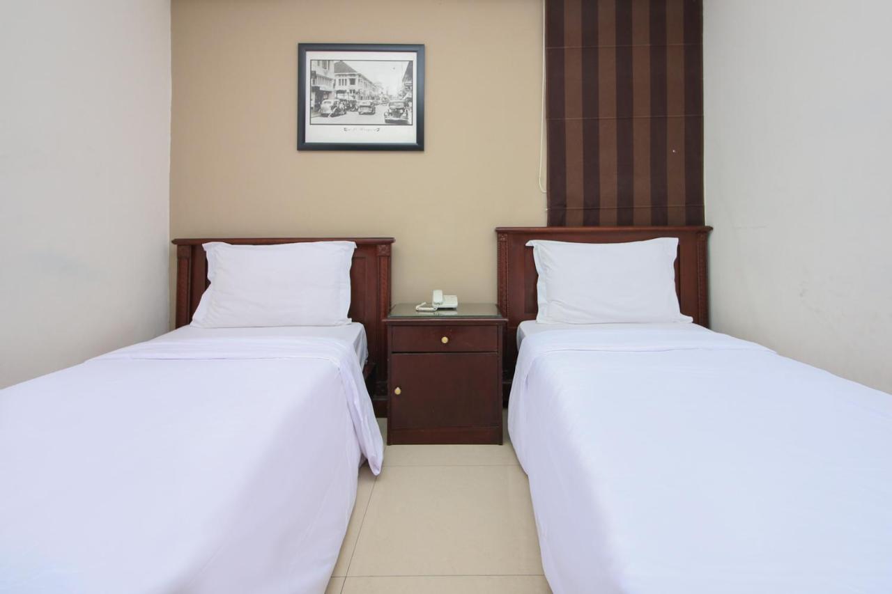 Sky Hotel Buah Batu 1 Bandung Buitenkant foto