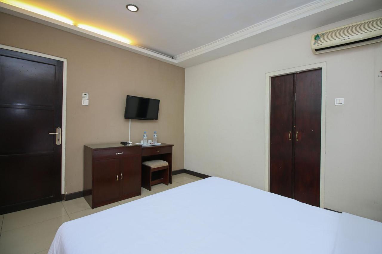 Sky Hotel Buah Batu 1 Bandung Buitenkant foto