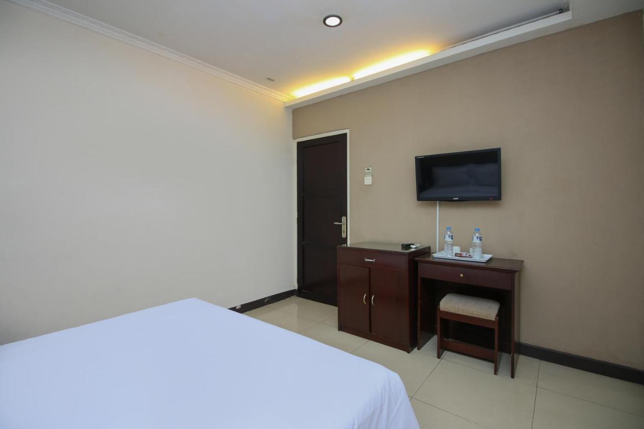 Sky Hotel Buah Batu 1 Bandung Buitenkant foto