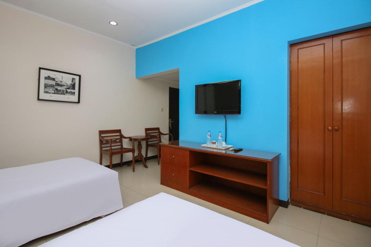 Sky Hotel Buah Batu 1 Bandung Buitenkant foto
