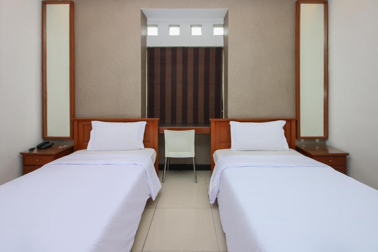 Sky Hotel Buah Batu 1 Bandung Buitenkant foto